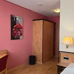 Boardinghouse Sonne * אופנבורג